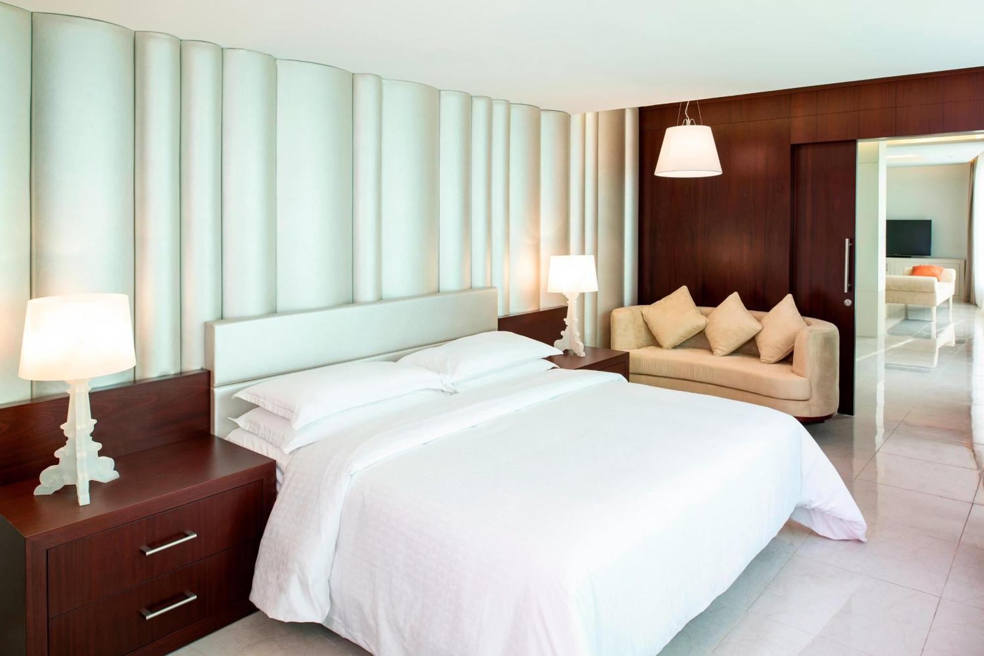 Four Points By Sheraton Sharjah Buitenkant foto