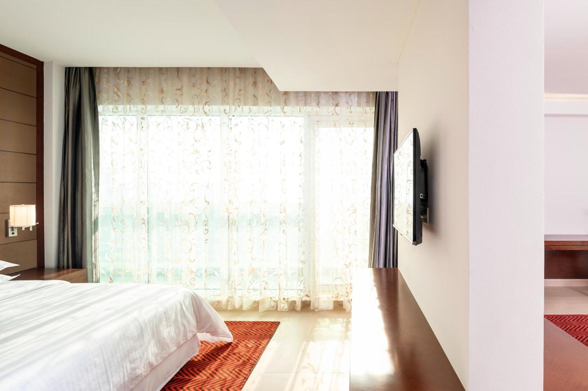 Four Points By Sheraton Sharjah Buitenkant foto