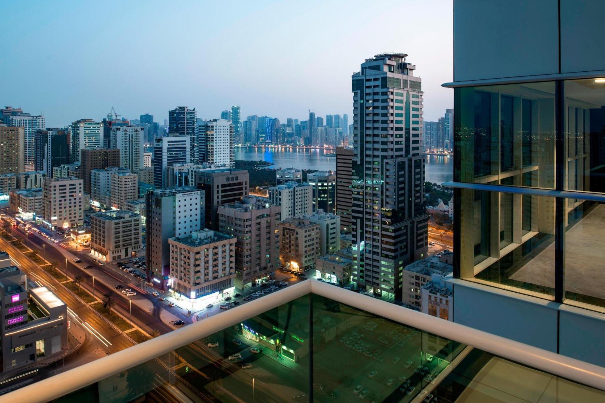 Four Points By Sheraton Sharjah Buitenkant foto